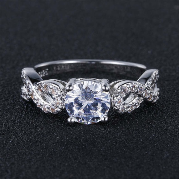 NEW 925 Sterling Silver 1.5  Cubic Zirconia Ring Size 7 or Size 8 - Picture 4 of 8